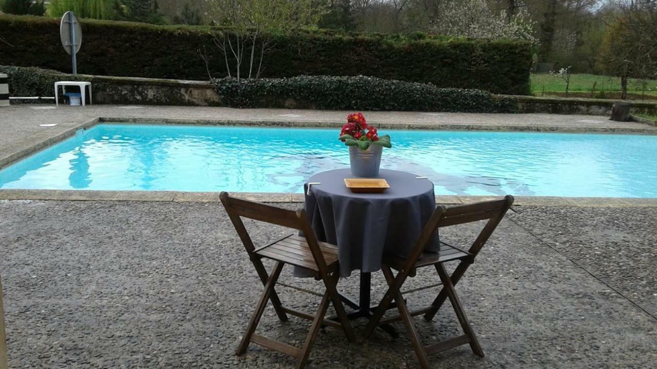 Auberge Du Relais D'Auniac Гурдон-ан-Карси Екстериор снимка
